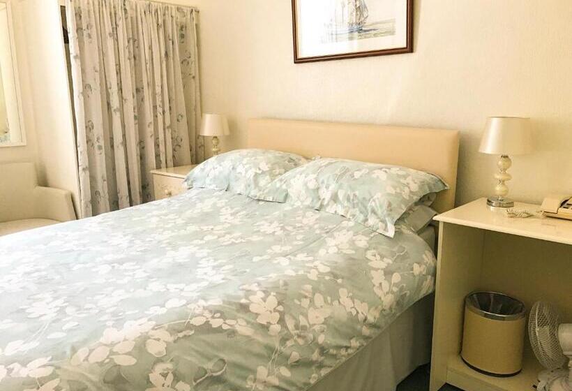 ペンション Elerkey Guest House