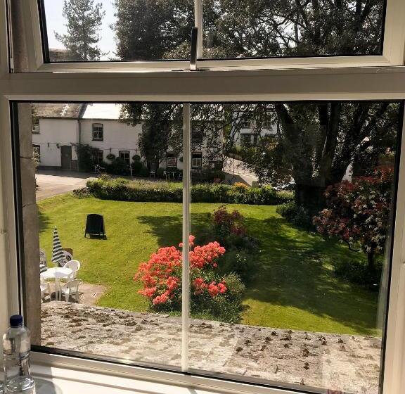 ペンション Elerkey Guest House