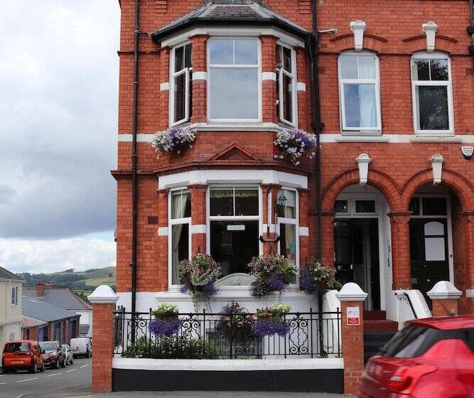 بنسيون Greylands Guest House