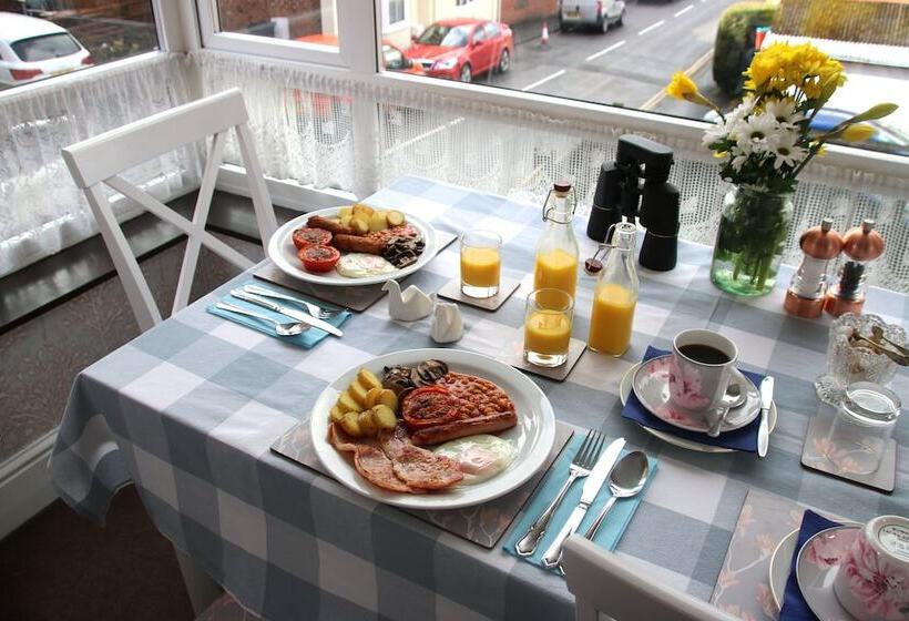 بنسيون Greylands Guest House