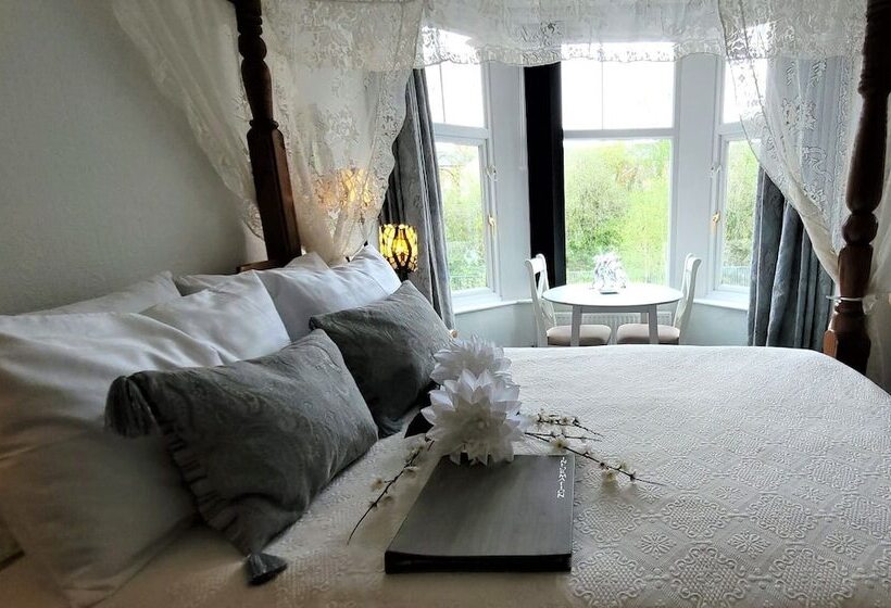 بنسيون Greylands Guest House