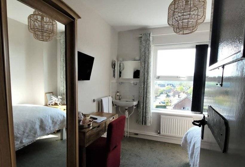 بنسيون Greylands Guest House