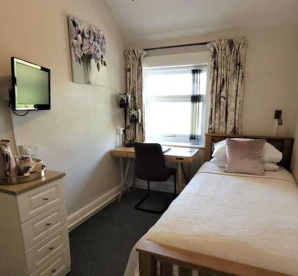 פנסיון Greylands Guest House