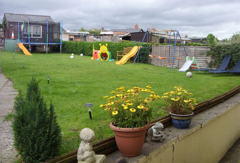 بنسيون Old Castle Farm Guest House