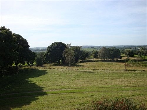 פנסיון Shawgate Farm Guest House