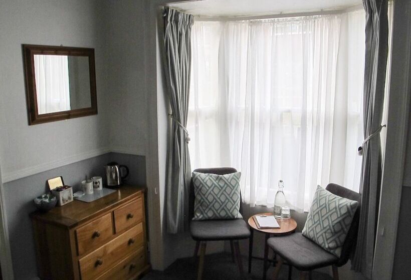 펜션 Stone S Throw Guesthouse