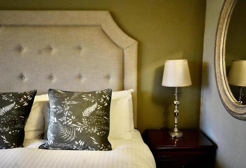 پانسیون The Cottage