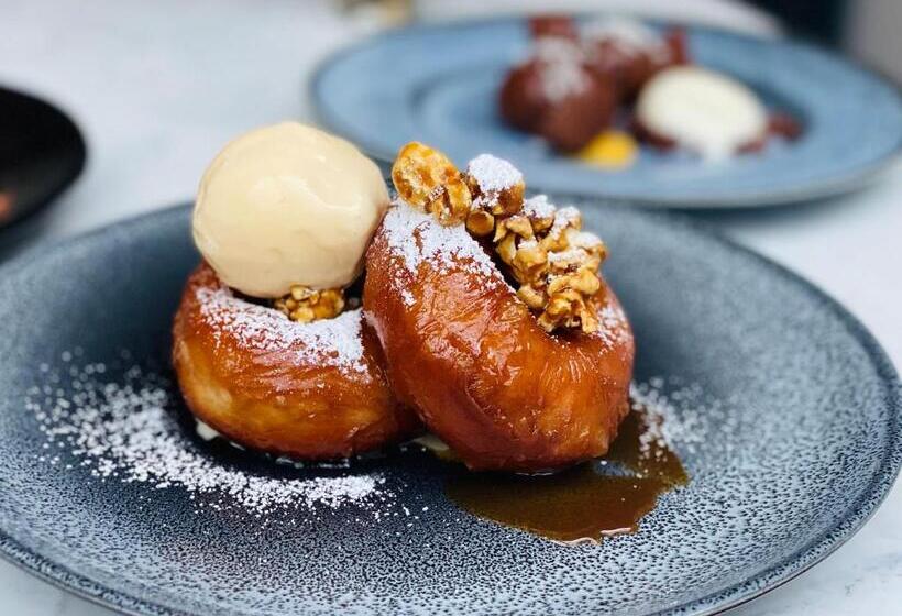 پانسیون The Cottage