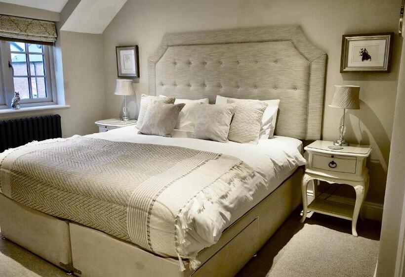 پانسیون The Cottage