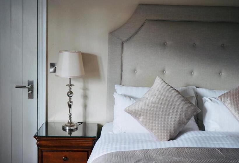 پانسیون The Cottage