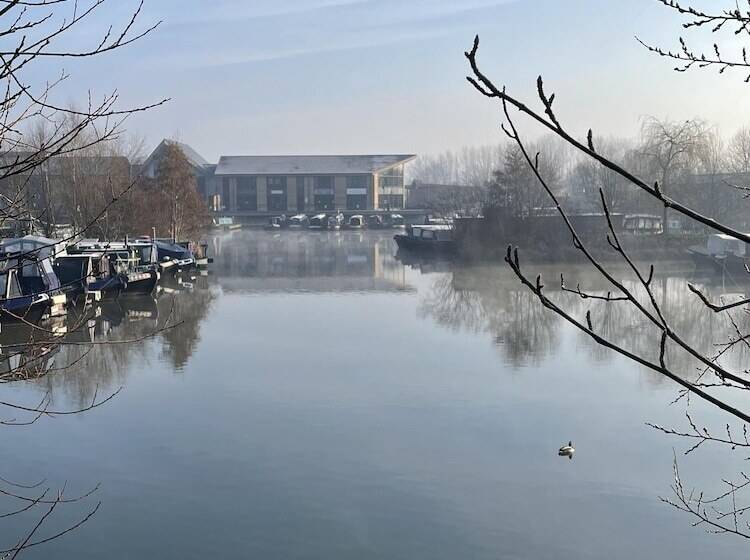 پانسیون The Cottage