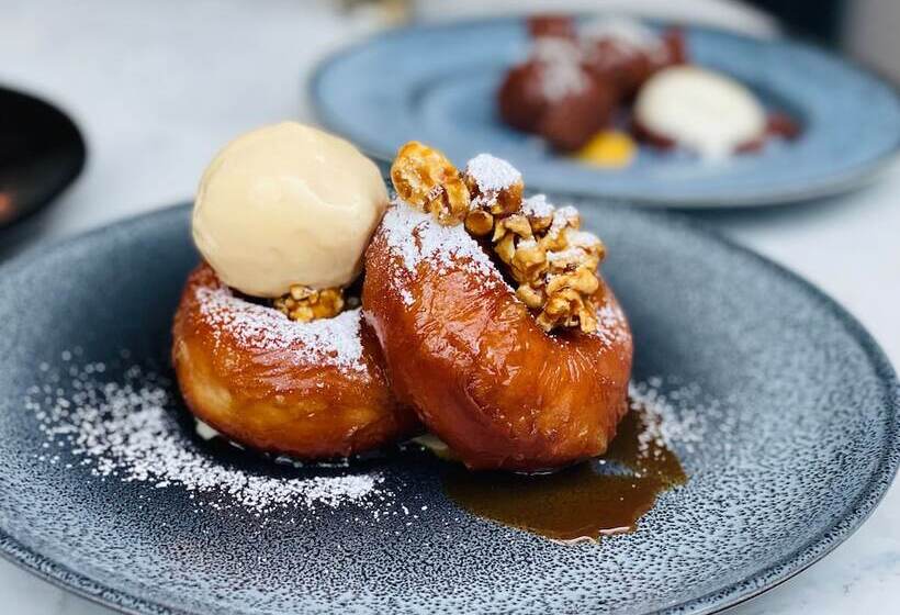 پانسیون The Cottage