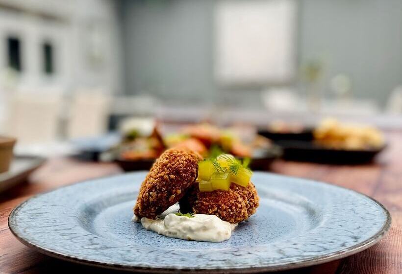 پانسیون The Cottage