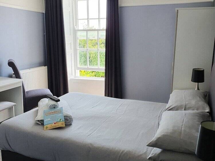 Пансион The Fountain Tavern