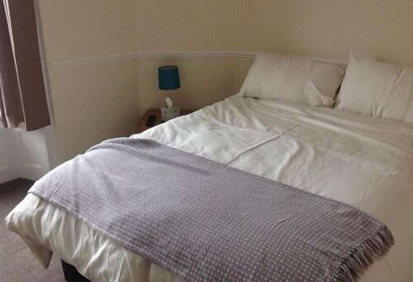 Пансион The Fountain Tavern