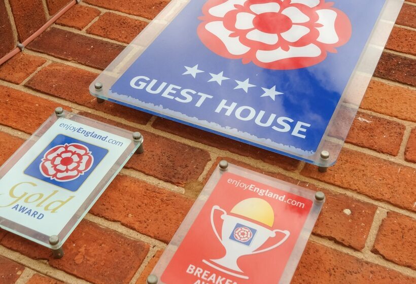 פנסיון The Gables Guest House