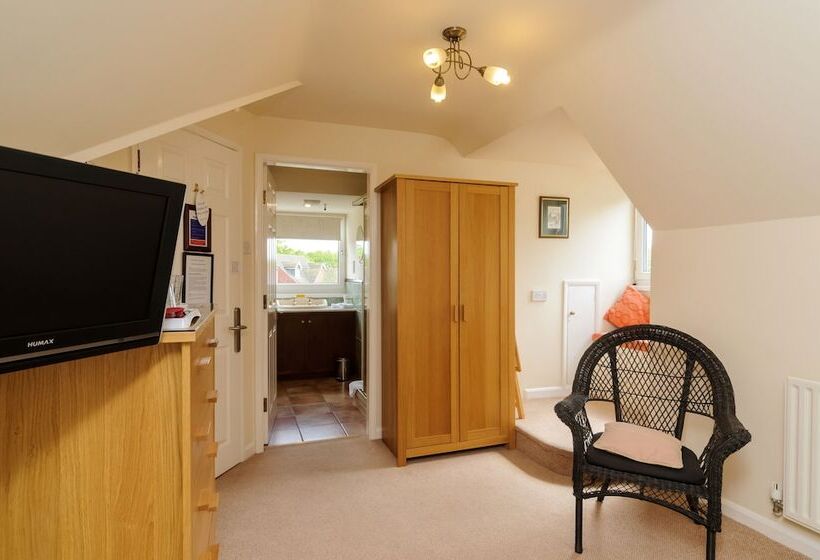 פנסיון The Gables Guest House