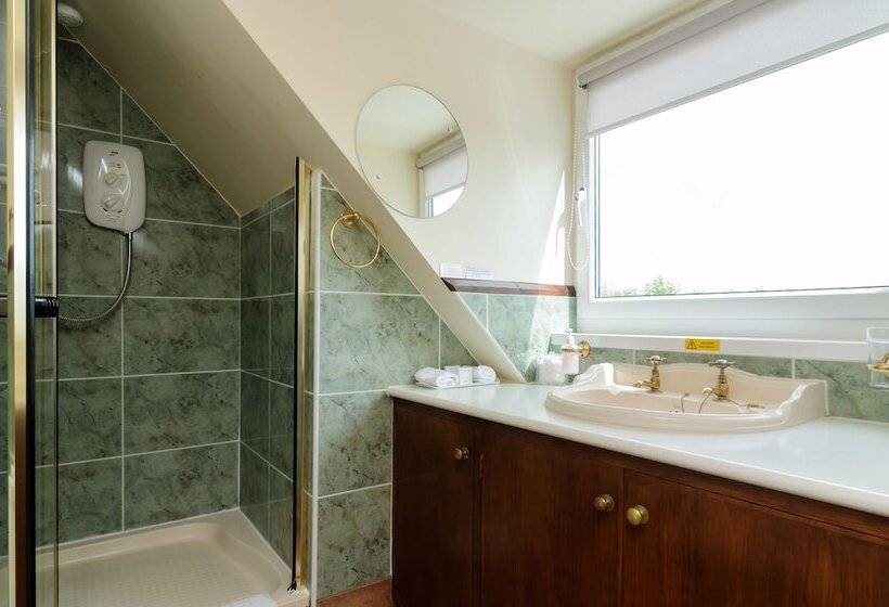 פנסיון The Gables Guest House