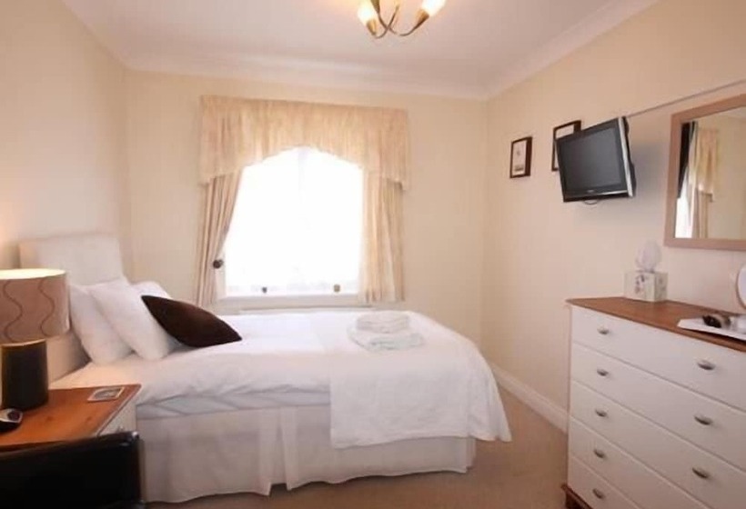 פנסיון The Gables Guest House