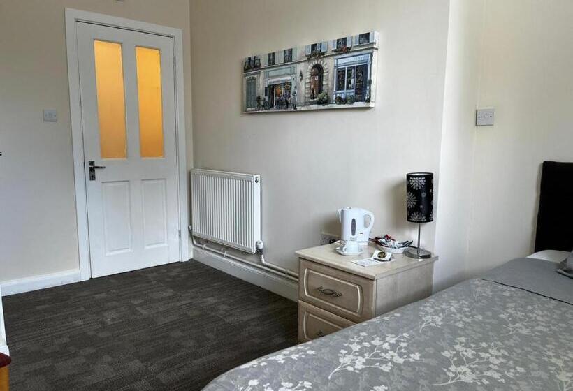 פנסיון The Goodlife Guesthouse