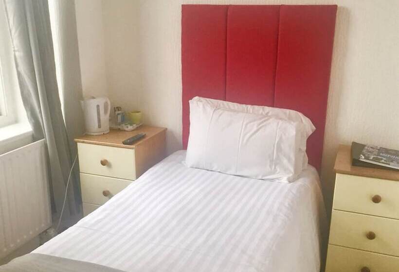 بنسيون Trinity Guest House