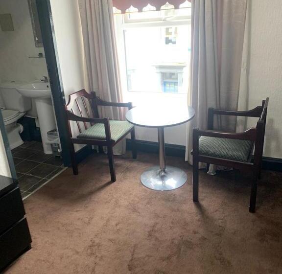 بنسيون Trinity Guest House