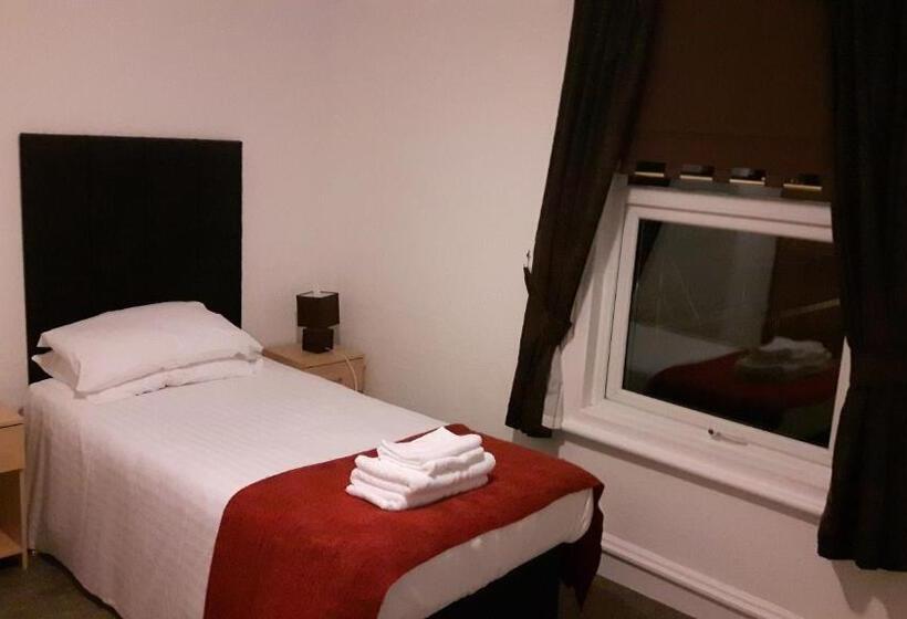 بنسيون Trinity Guest House