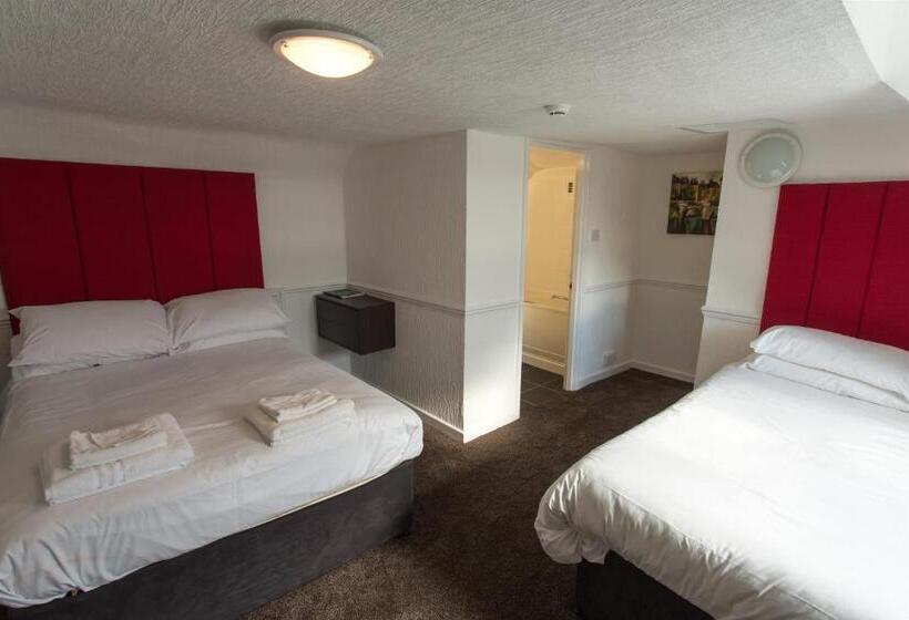 بنسيون Trinity Guest House