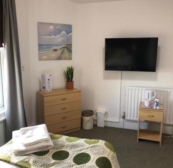 بنسيون Trinity Guest House