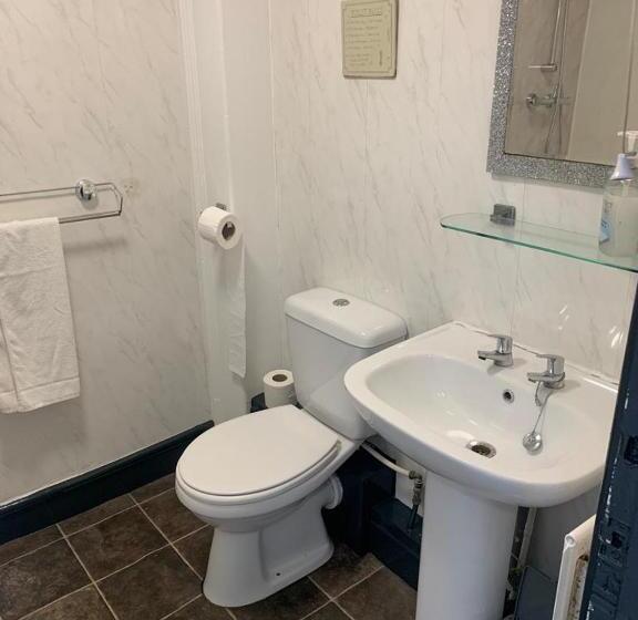 بنسيون Trinity Guest House