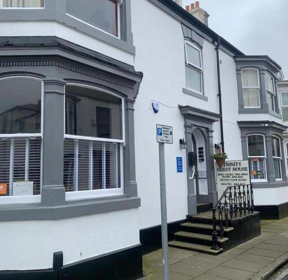 بنسيون Trinity Guest House
