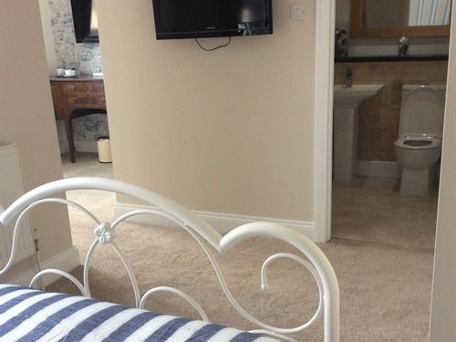 פנסיון Waverley Guest House