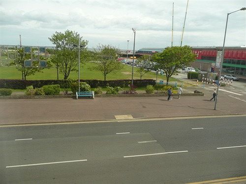 Pier View And Apartments