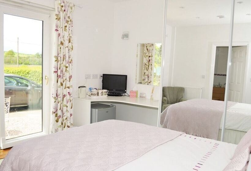 Quixhill Denstone Dove Meadow B & B