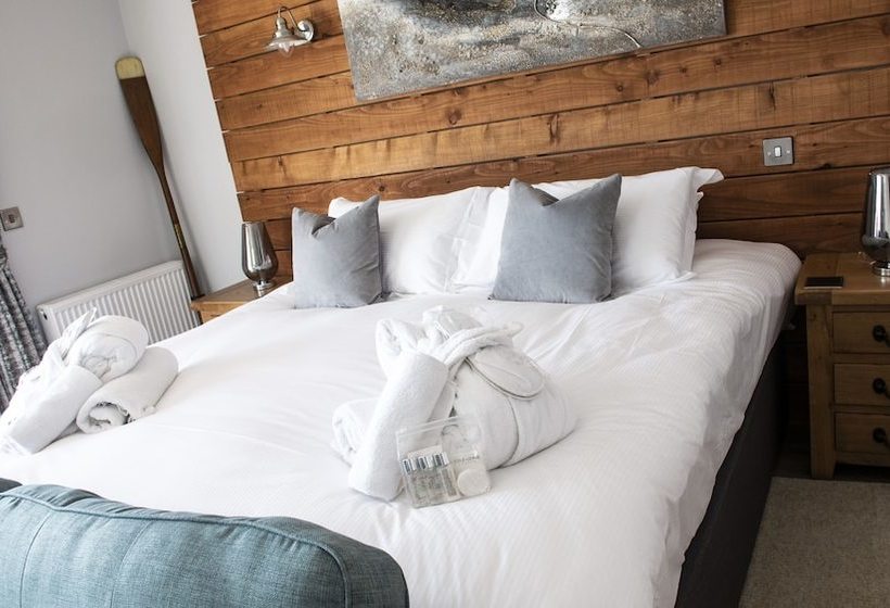 The Fishing Boat Inn  Seaview Studio