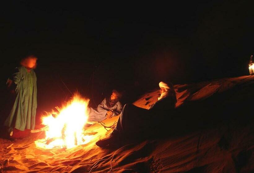 تختخواب و صبحانه Dar Paru