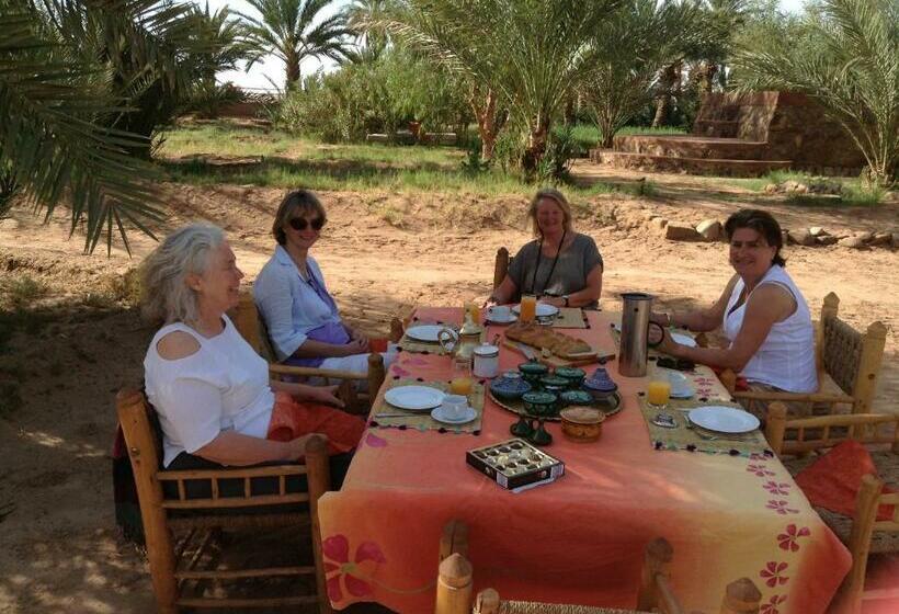 تختخواب و صبحانه Dar Paru