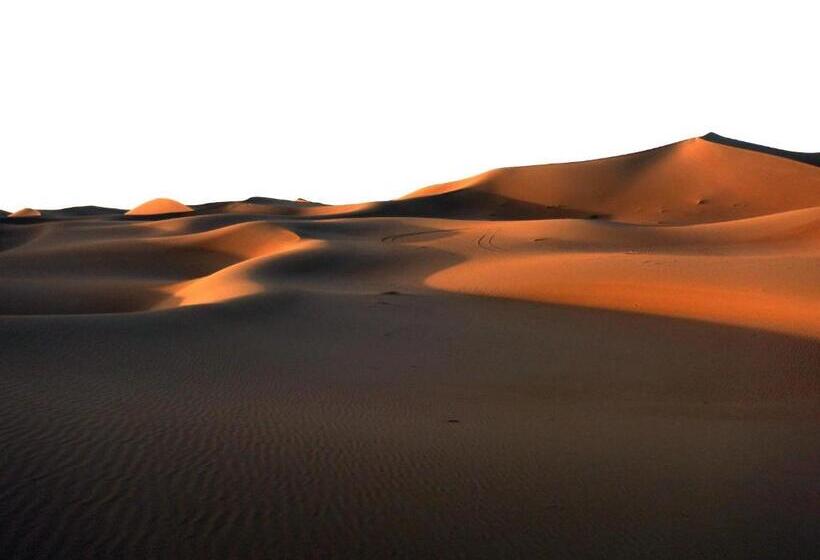 تختخواب و صبحانه Dar Paru