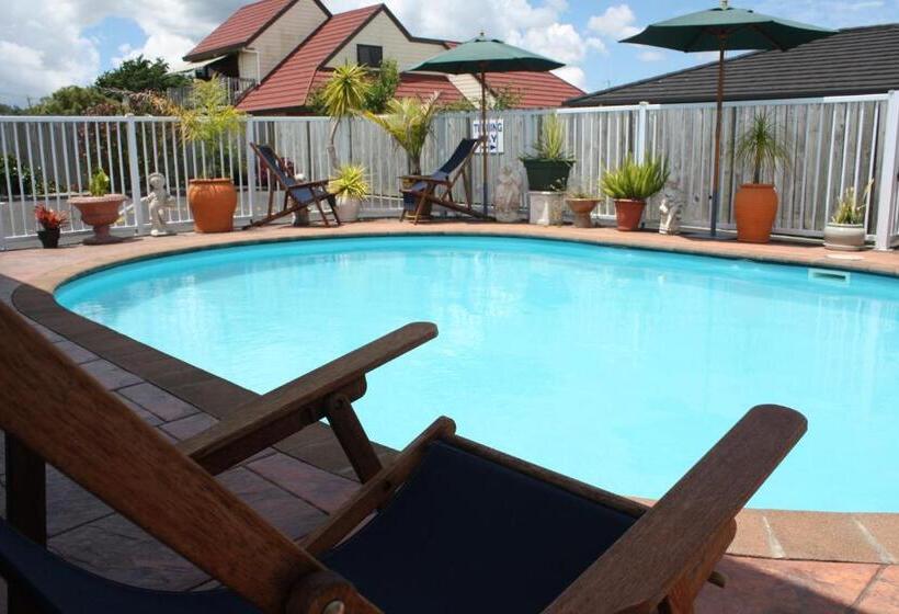 Avenue Heights Motel