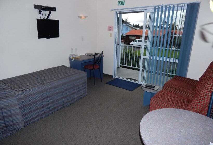 Avenue Heights Motel