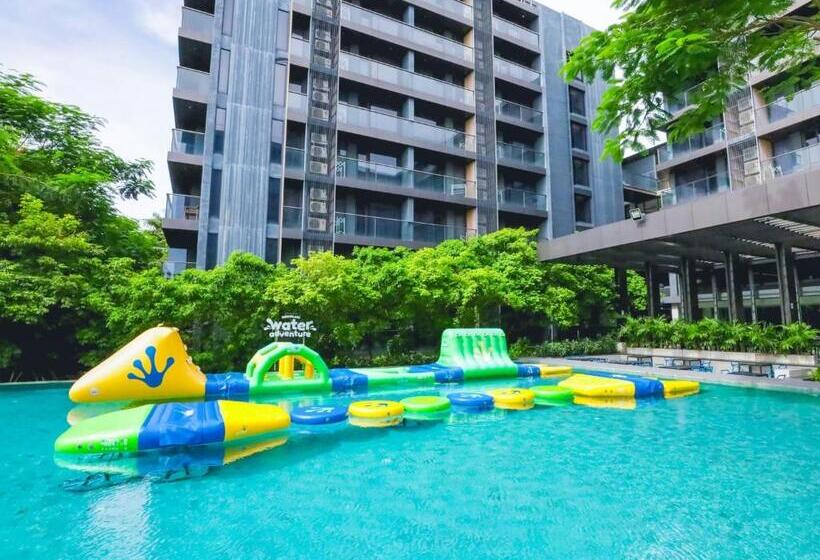 Balcony Seaside Sriracha Hotel & Serviced Apartments