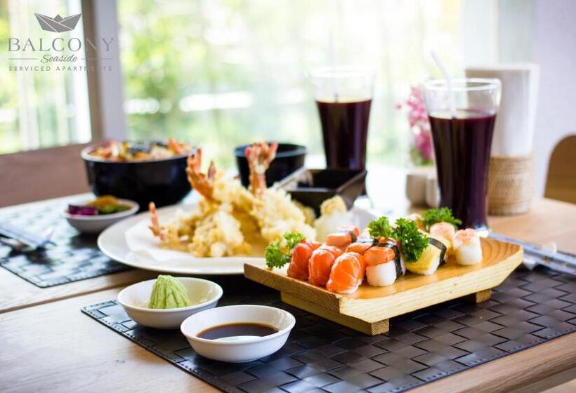 Balcony Seaside Sriracha Hotel & Serviced Apartments