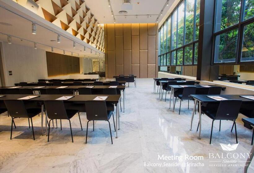 Balcony Seaside Sriracha Hotel & Serviced Apartments