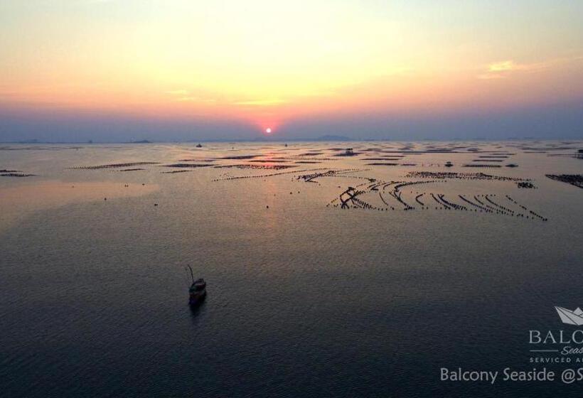 Balcony Seaside Sriracha Hotel & Serviced Apartments