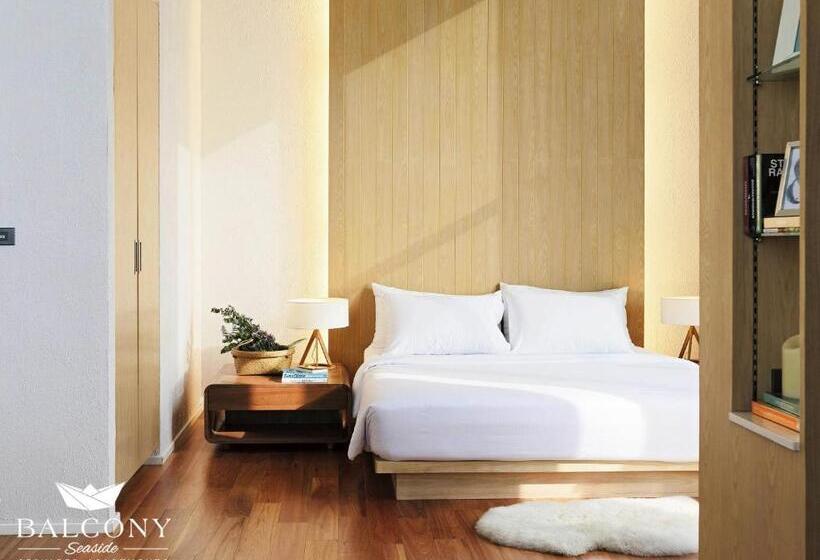 Balcony Seaside Sriracha Hotel & Serviced Apartments