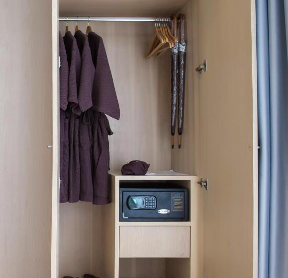 Balcony Seaside Sriracha Hotel & Serviced Apartments