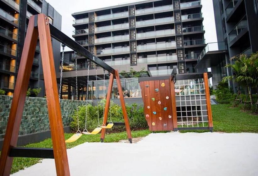 Balcony Seaside Sriracha Hotel & Serviced Apartments