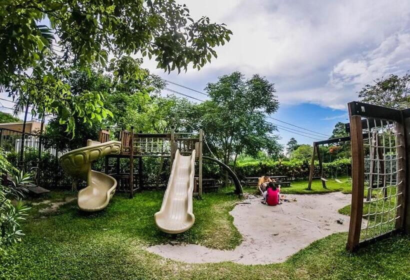 Balcony Seaside Sriracha Hotel & Serviced Apartments