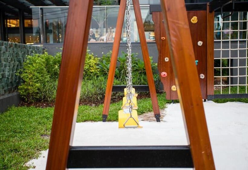 Balcony Seaside Sriracha Hotel & Serviced Apartments