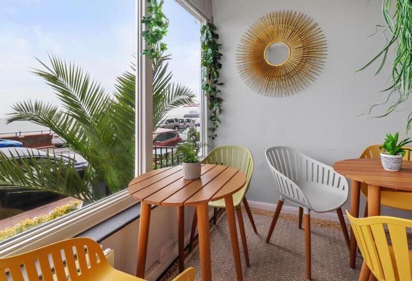 ベッドアンドブレックファースト Beach Front Guest House